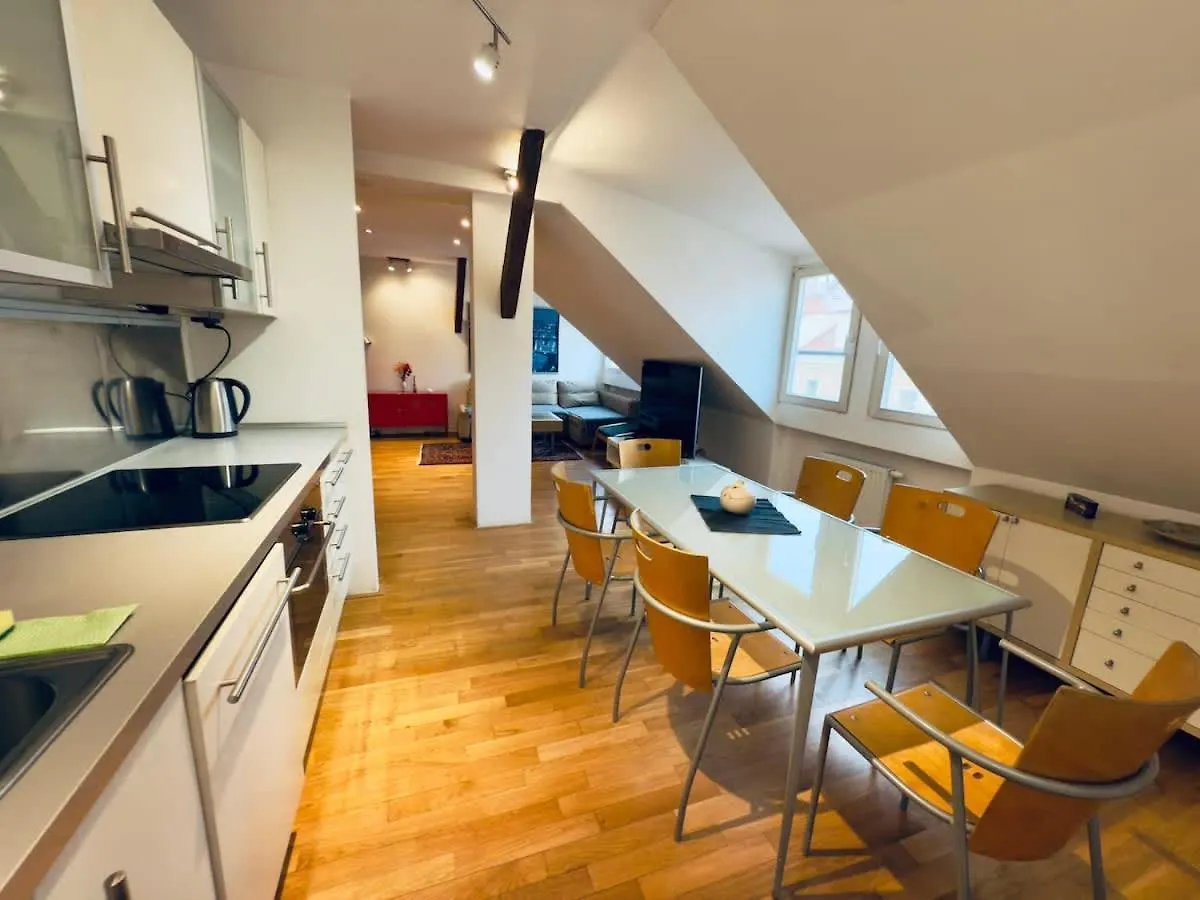 Attic 15 Min To Charles Bridge Lejlighed Prag